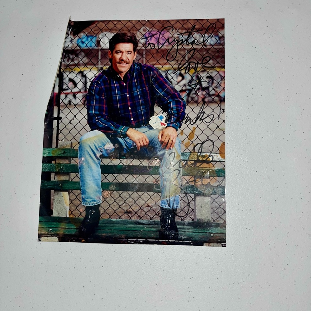 Autographed Picture of Geraldo Rivera